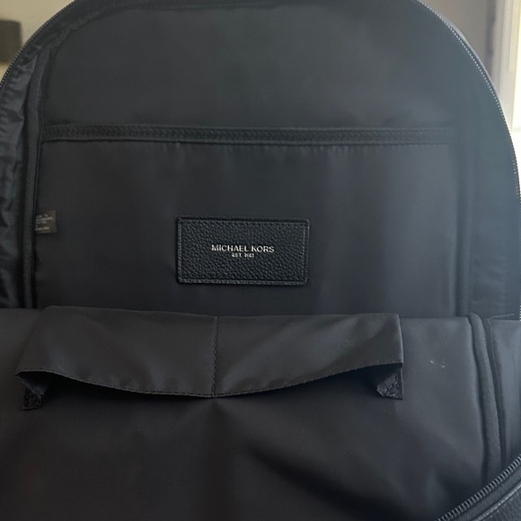 Michael Kors Men's/Women’sBlack Leather Backpack - Picture 3 of 8